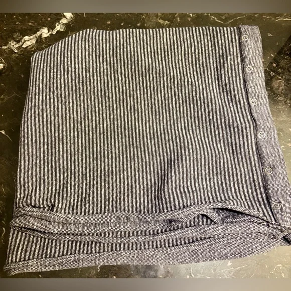 Lululemon Grey Vinyasa Scarf & Wrap - Picture 4 of 4